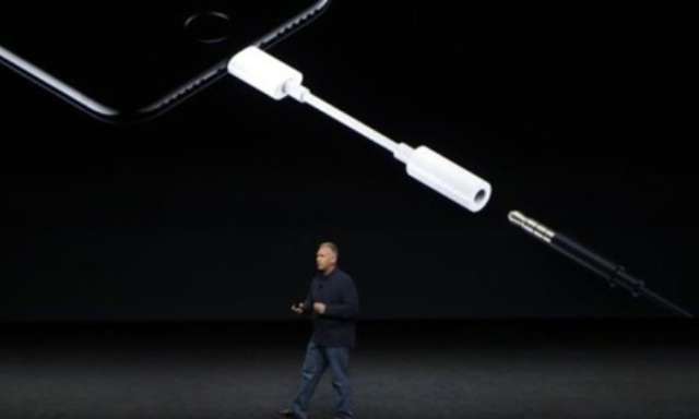 iPhone 7, kufjet zemërojnë fansat
