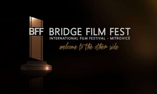Mysafirët dhe gazetarët e Bridge Film Fest nuk akomodohen, mbesin në rrugë