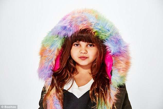 38AE279F00000578-3801606-Model_material_The_gorgeous_little_girl_of_Tina_33_and_Ryan_32_l-a-71_1474539372002