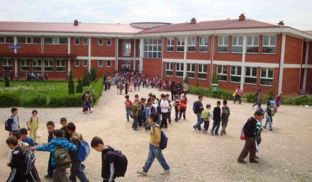 Çka po bën MAShT-i për ta ngritur cilësinë në arsim?
