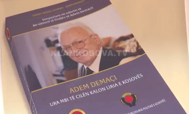 Përurohet libri  "Adem Demaçi - Ura mbi të cilën kalon liria e Kosovës" (VIDEO)