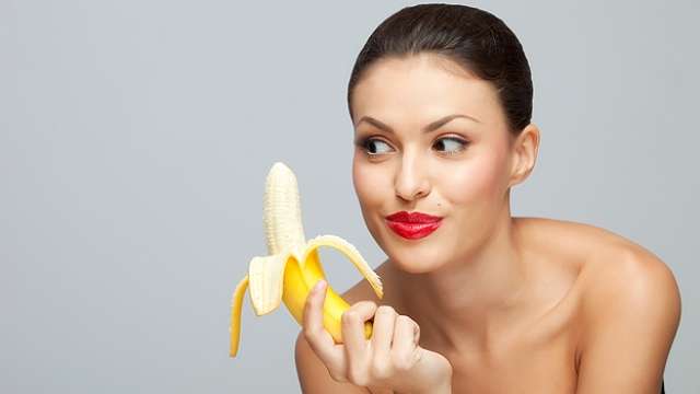 Bananet mos i hudhni në plehra, ja çfarë mund të bëni me ato