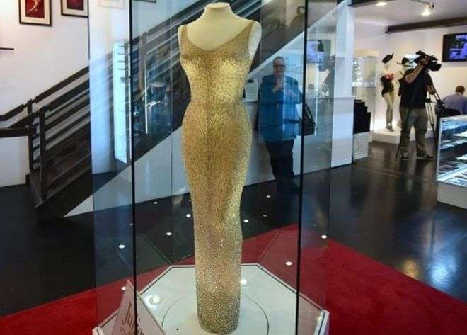 Shitet për 4.8 milionë dollarë një fustan i ikonës Marilyn Monroe