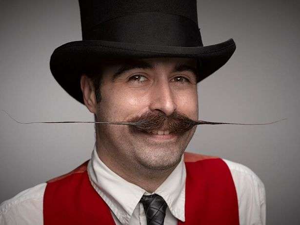 Stilet më të mira të burrave me mustaqe (FOTO)