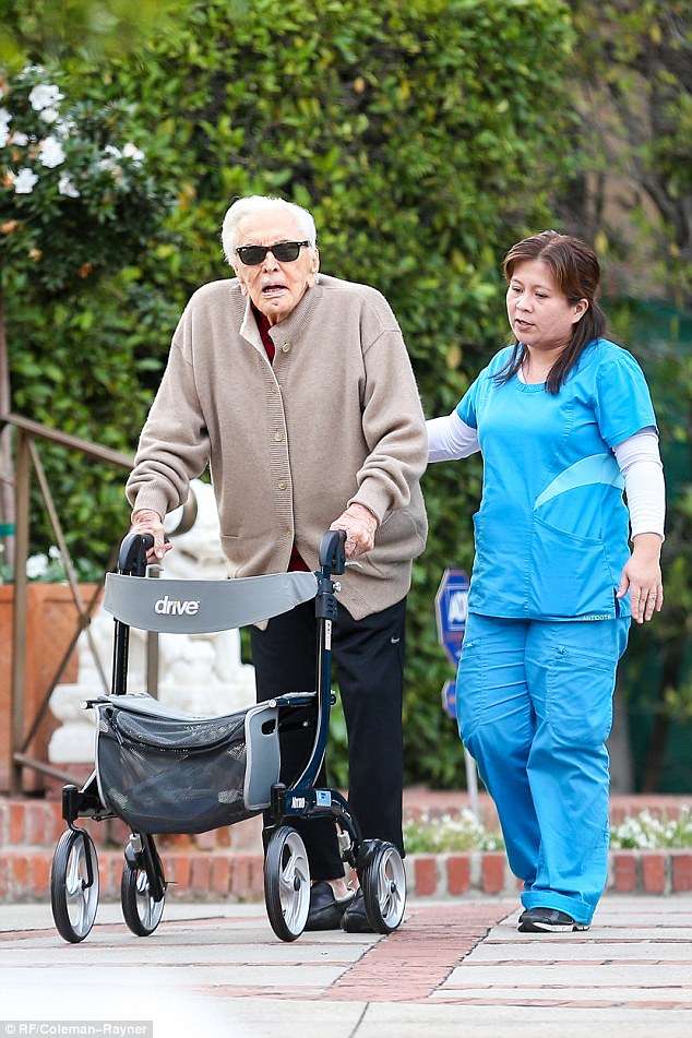 Një shekull jetë për aktorin Kirk Douglas