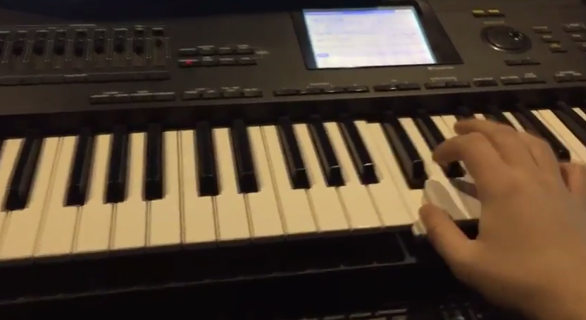 Thënia e Ramiz Lladrovcit shndërrohet në muzikë (VIDEO)