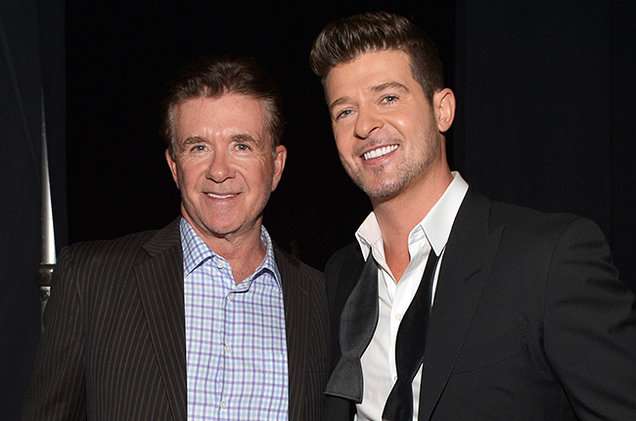 Robin Thicke viziton varrin e babait, merr me vete edhe fëmijët