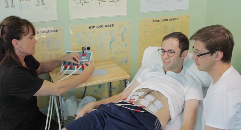 Kështu reaguan meshkujt kur provuan dhimbjet e lindjes (VIDEO)