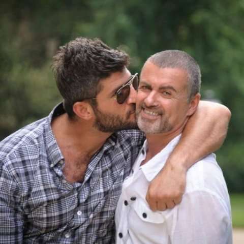 I dashuri i George Michael thyen heshtjen: Do më mungosh përgjithmonë