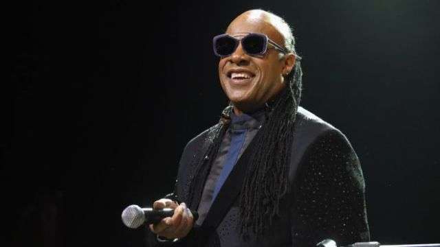 Legjendari Stevie Wonder i këndon serenatë Michelle Obamas (VIDEO)