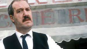 Vdes Rene legjendari nga "Allo' Allo"