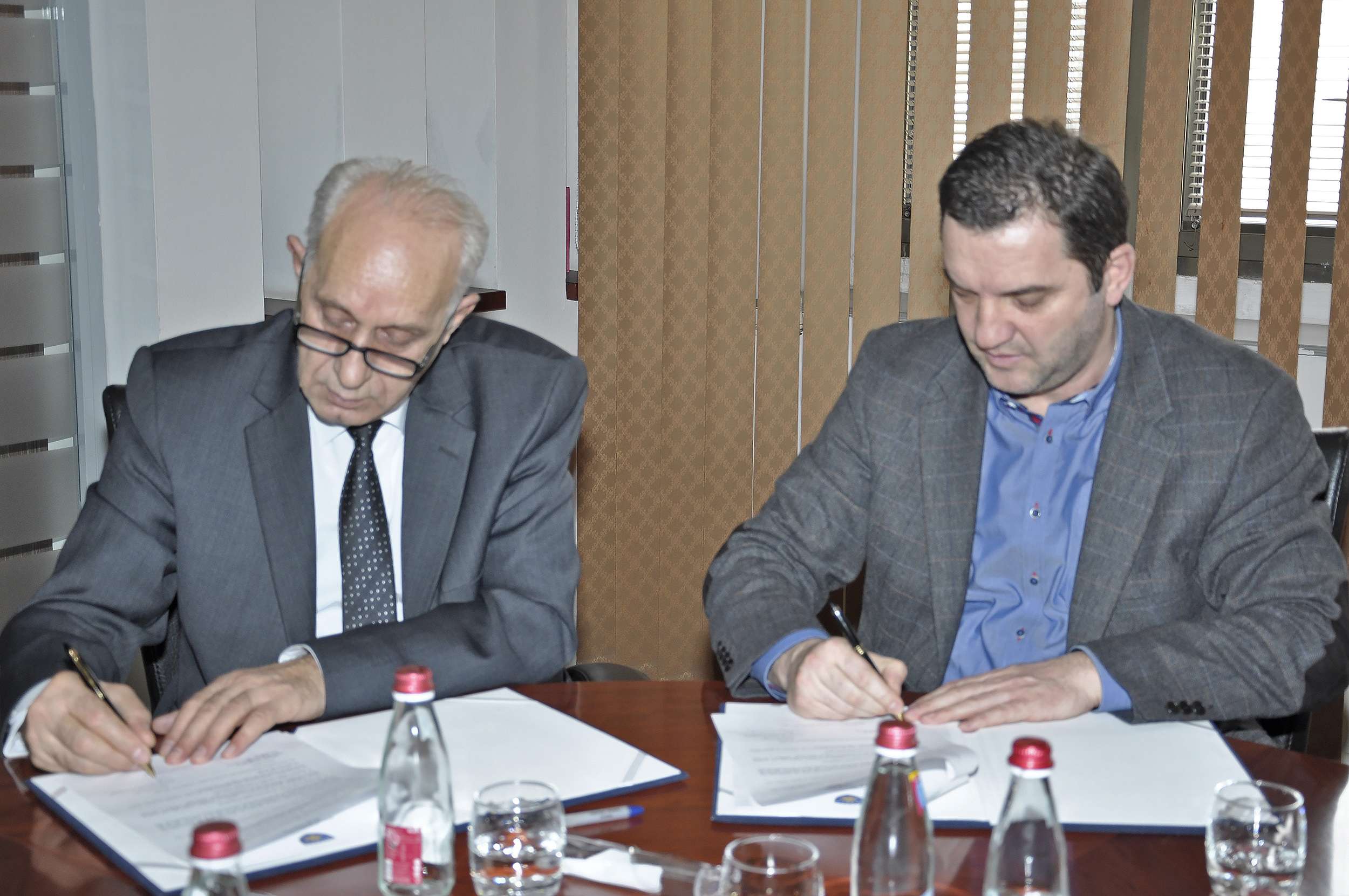 Investohen mbi 1 milion euro për qendrat kulturore në Suharekë dhe Vushtrri