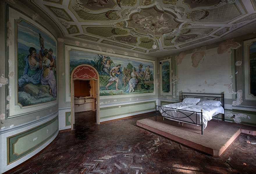 Vila e braktisur në Itali – mahnitëse! (FOTO)