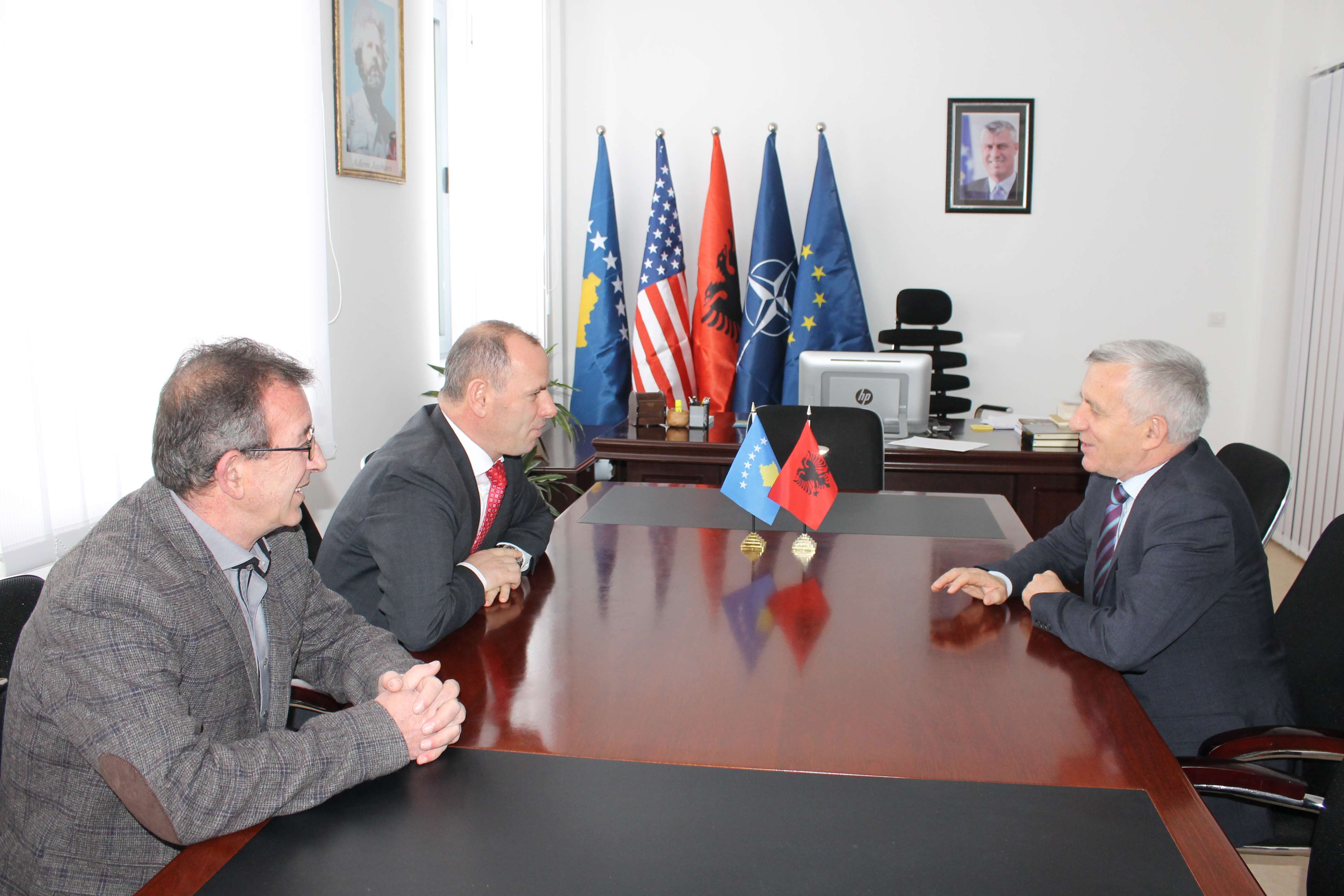 Minxhozi shkon në Drenas për ta uruar Lladrovcin