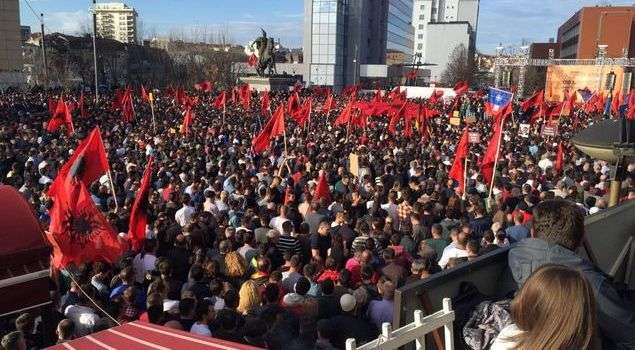 Deçani në këmbë për Ramush Haradinajn (VIDEO)
