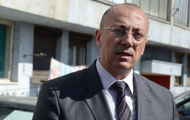 Rakiq urdhëron ndëprerjen e punimeve tek ura në Mitrovicë