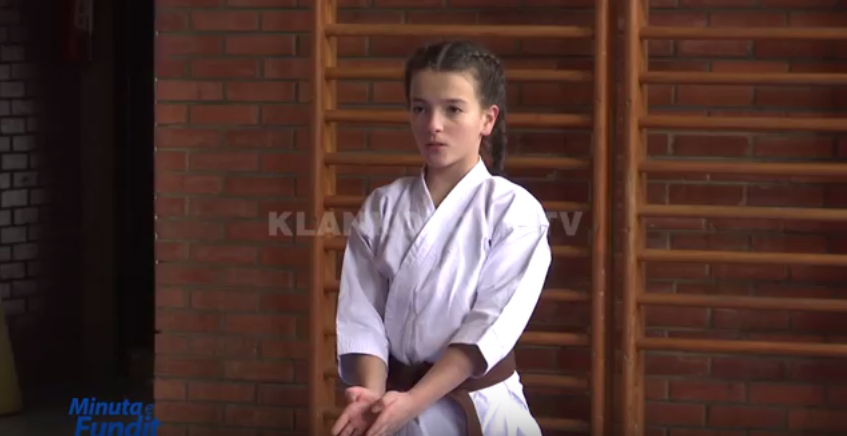 Vogëlushja e artë e karatesë (VIDEO)
