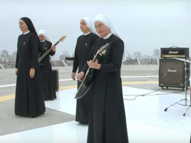Murgeshat që kënduan Rock n'Roll para Papa Françeskut (VIDEO)