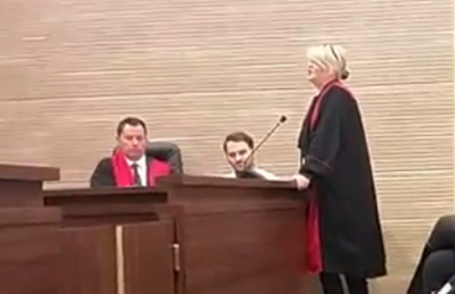 Avokatja e Batushës: Klientja ime ka për të diplomuar, t’i hiqet masa e arrestit shtëpiak