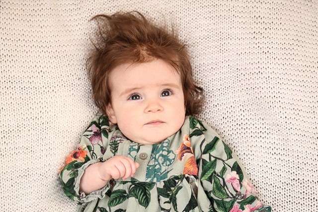 Bebe me kaq shumë flokë nuk keni parë (FOTO)