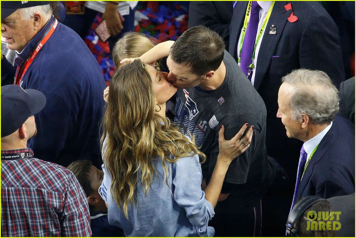 gisele-bundchen-kids-celebrate-tom-brady-super-bowl-win-03