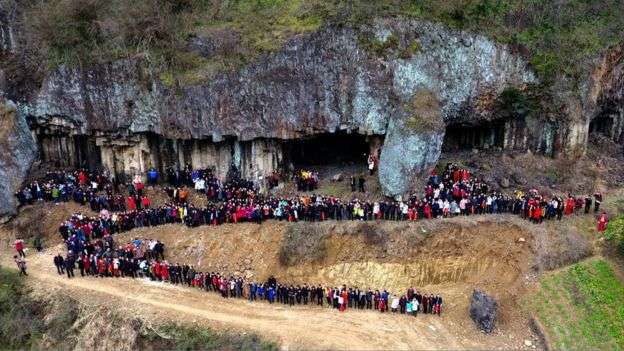 500 anëtarë të familjes në një foto