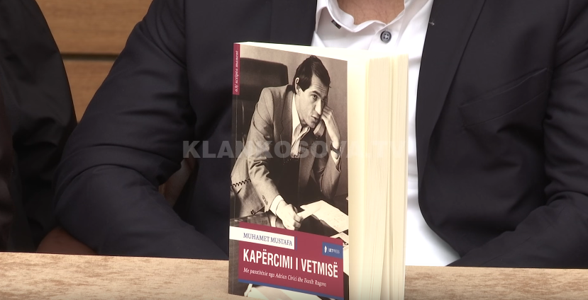 Muhamet Mustafa promovon në Mitrovicë librin “Kapërcimi i Vetmisë” (VIDEO)