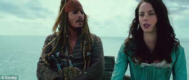 Rikthehen Piratët e Karaibeve në ekranin e madh (VIDEO)