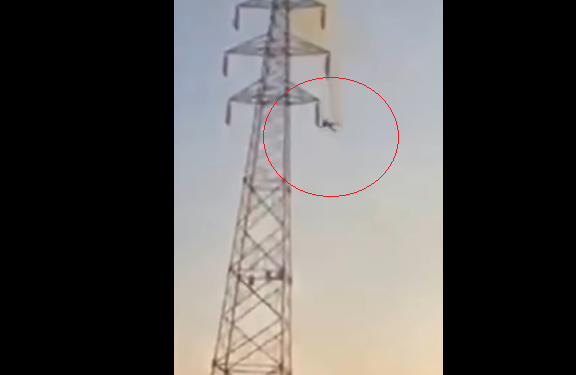 E pabesueshme: Ja çfarë i bën rryma dhe prapë i shpëton vdekjes (VIDEO)