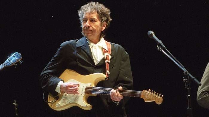 Bob Dylan mohon se abuzoi seksualisht me një 12 vjeçare