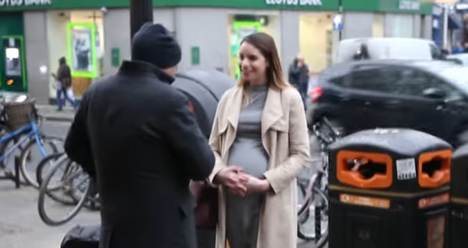 Do i ofronit cigare një gruaje shtatzënë? (VIDEO)