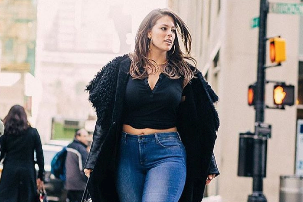 Si duhet t'i vishni xhinset kur keni disa kilogramë më shumë? (FOTO)