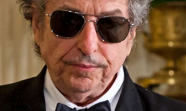 Bob Dylan pranon çmimin Nobel në një ceremoni private në Stokholm