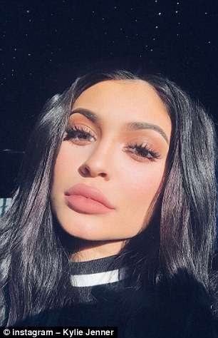 3edc24b900000578-4352966-despite_kylie_jenner_s_pout_garnering_a_lot_of_attention_on_soci-a-5_1491118496352