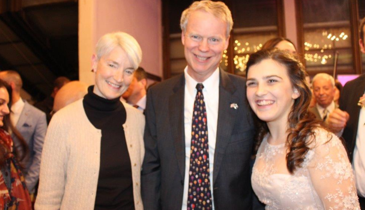 Pianistja kosovare rrënqeth Ambasadorin Delawie