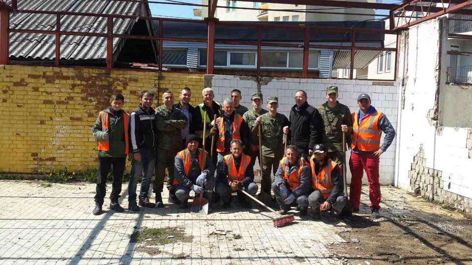 Për Ditën e Tokës pastrohet Prishtina (FOTO)