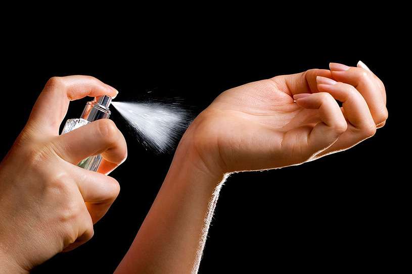 Sekrete bukurie që parfumi juaj të zgjasë deri ditën tjetër