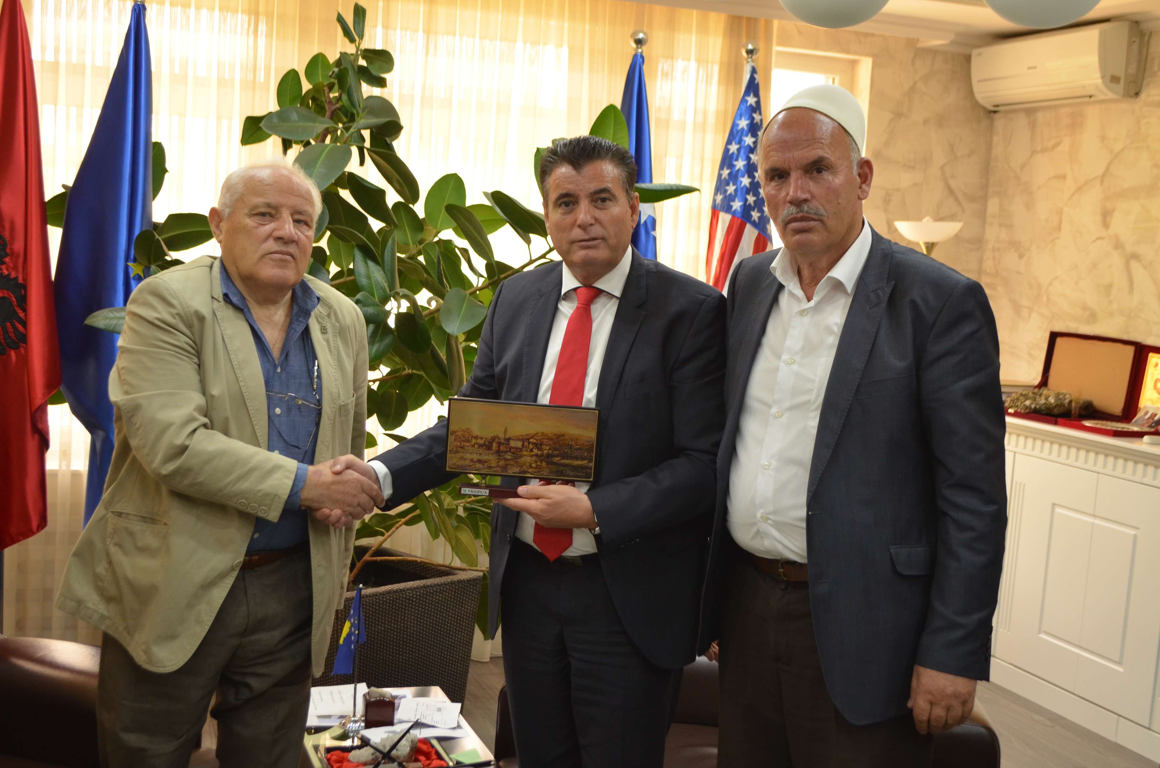 Përfaqësuesit e minatorëve pensionistë falënderues ndaj Bahtirit