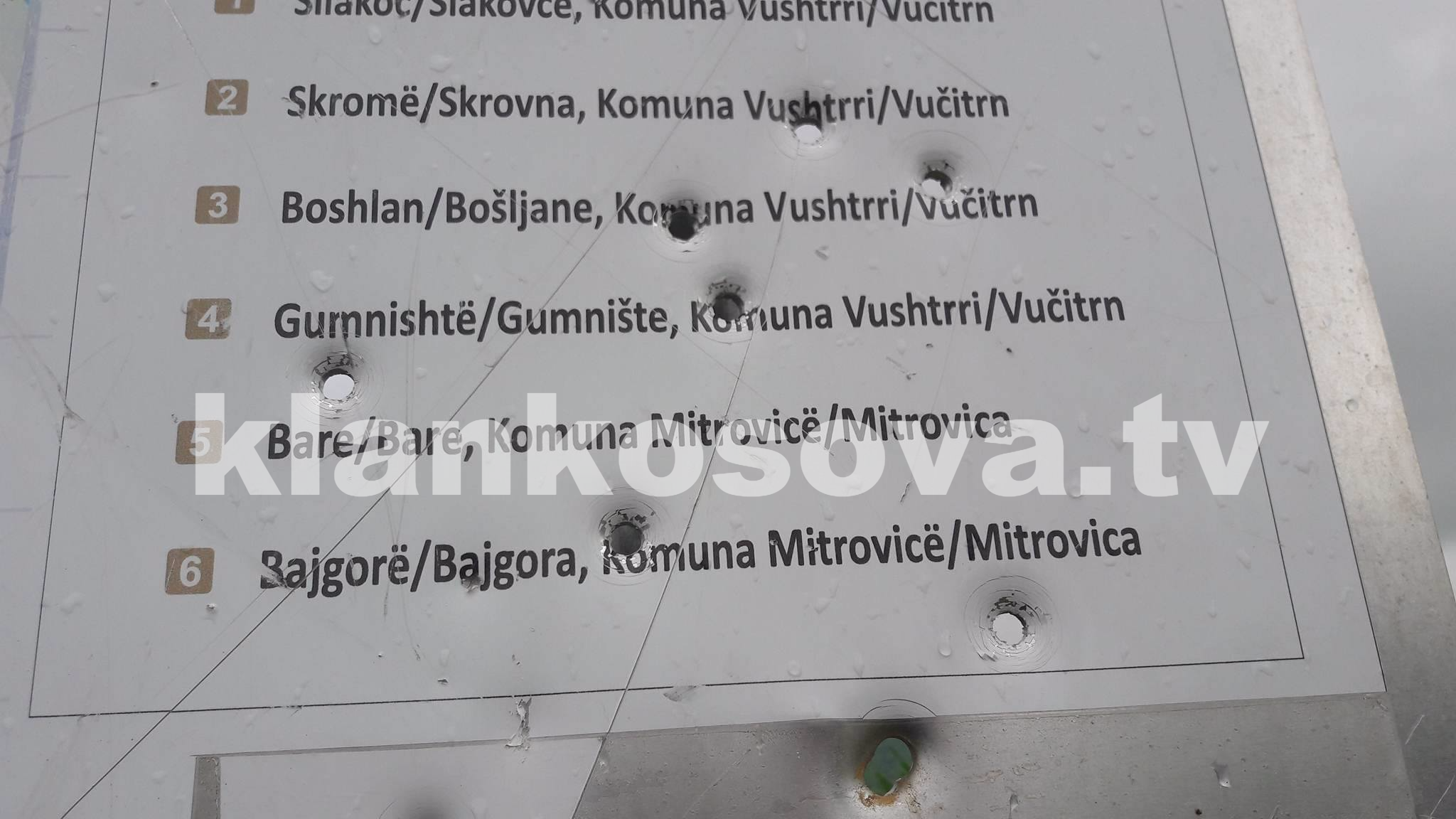 Trimat e Shalës e shfaqin trimërinë në tabela njoftuese (FOTO)