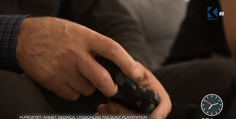 Ahmet Dedinca, 83 vjeçari i 'dashuruar' në Play Station (VIDEO)