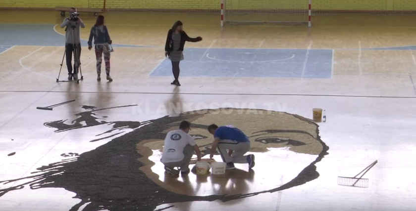 Dy tonë fara për portretin e Rita Orës (VIDEO)