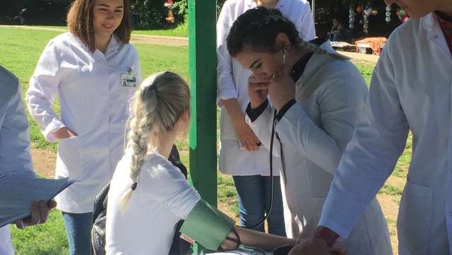 Studentët ofrojnë shërbime mjekësore falas në Gërmi