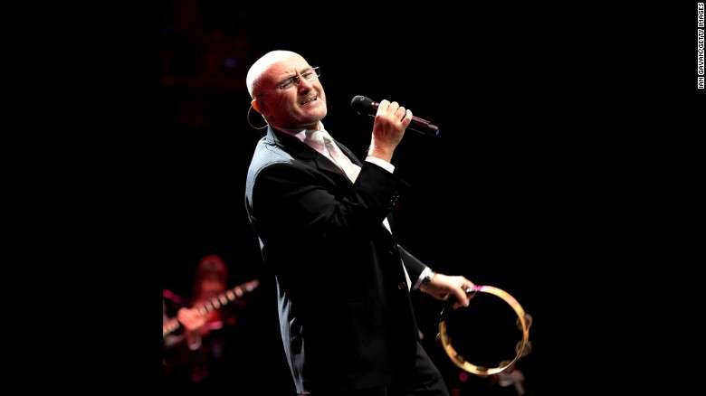 Phil Collins dërgohet në spital