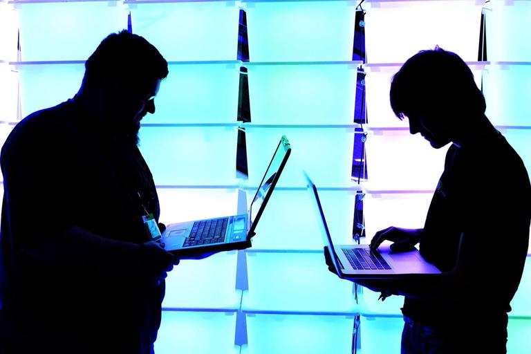 FBI-CISA raport për sulmet kibernetike: Hakerat 14 muaj në rrjetin e qeverisë