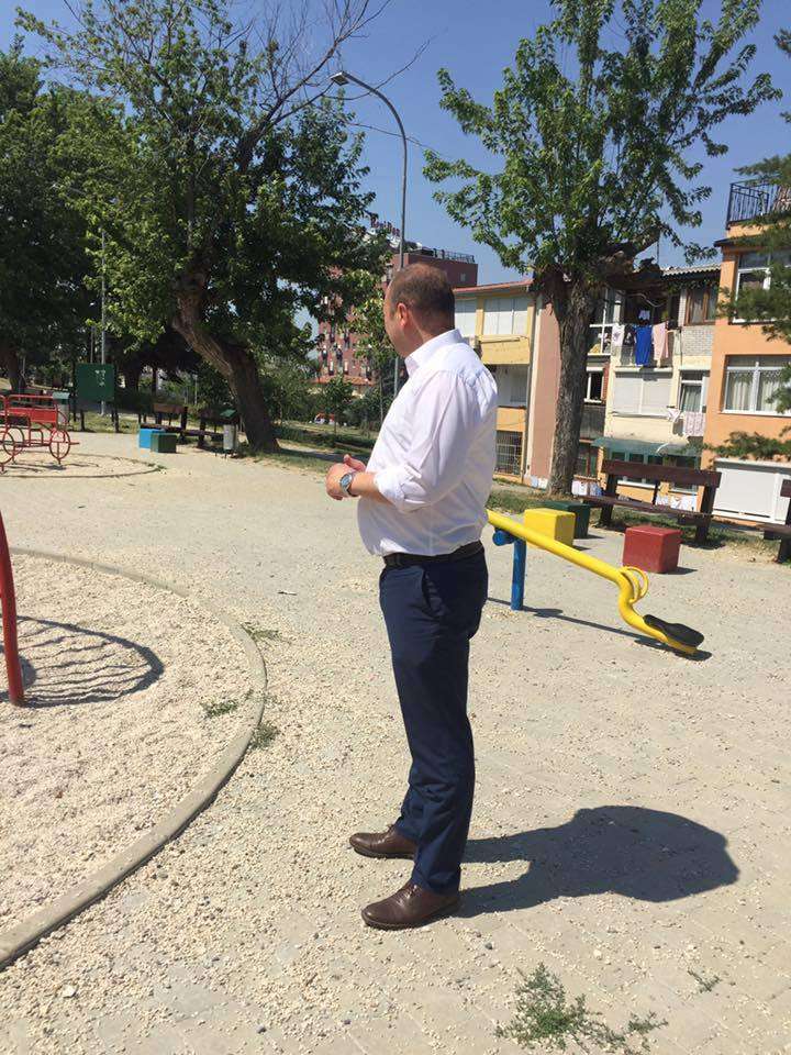 Fillon rivitalizimi i terreneve sportive në Prishtinë (FOTO)