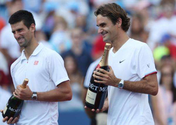 Federer e Djokoviq po shkëlqejnë në Wimbledon
