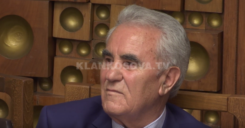 Kryepensionisti shkruan libër (VIDEO)