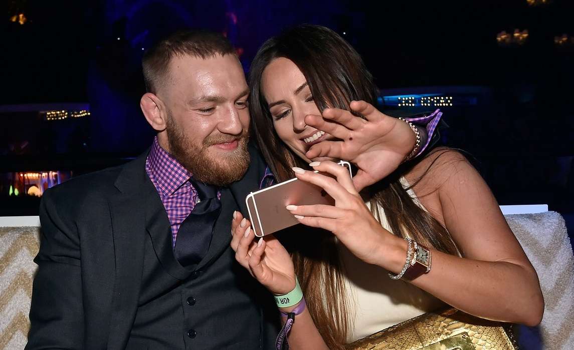 Njihuni me të dashurën e Conor McGregor