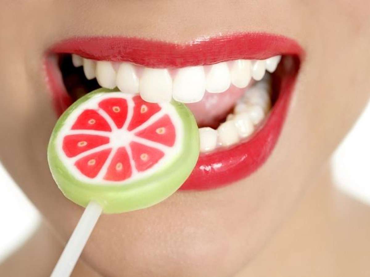 Cilat ushqime duhet t'i largoni, çka thonë dentistët