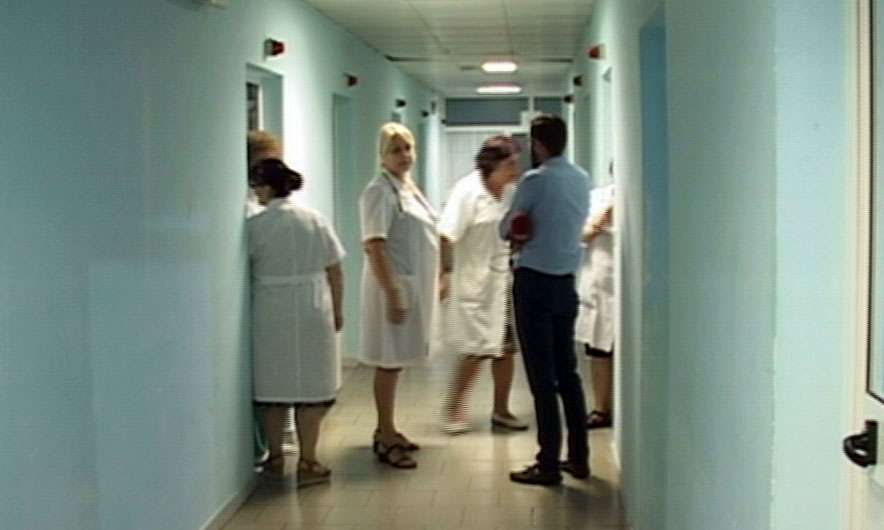Kosovarët e helmuar në Golem: Stafi i hotelit na tha se kishte minj në depozitat e ujit (VIDEO)